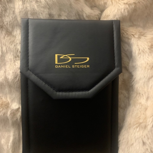 Daniel Steiger - Picture 3 of 3